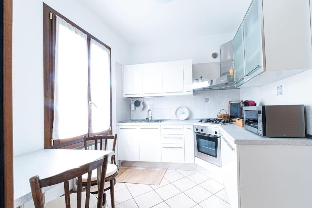 Eb28House Appartamento Con Posto Auto Compreso بادوفا المظهر الخارجي الصورة